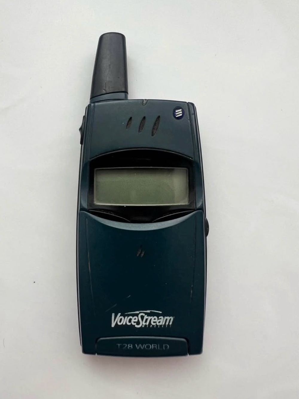 Ericsson t28 wold vintage cellphone